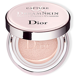CAPTURE DREAMSKIN MOIST & PERFECT CUSHION 000  SPF 50 - PA+++ ДНЕВЕН КРЕМ С ЦВЯТ